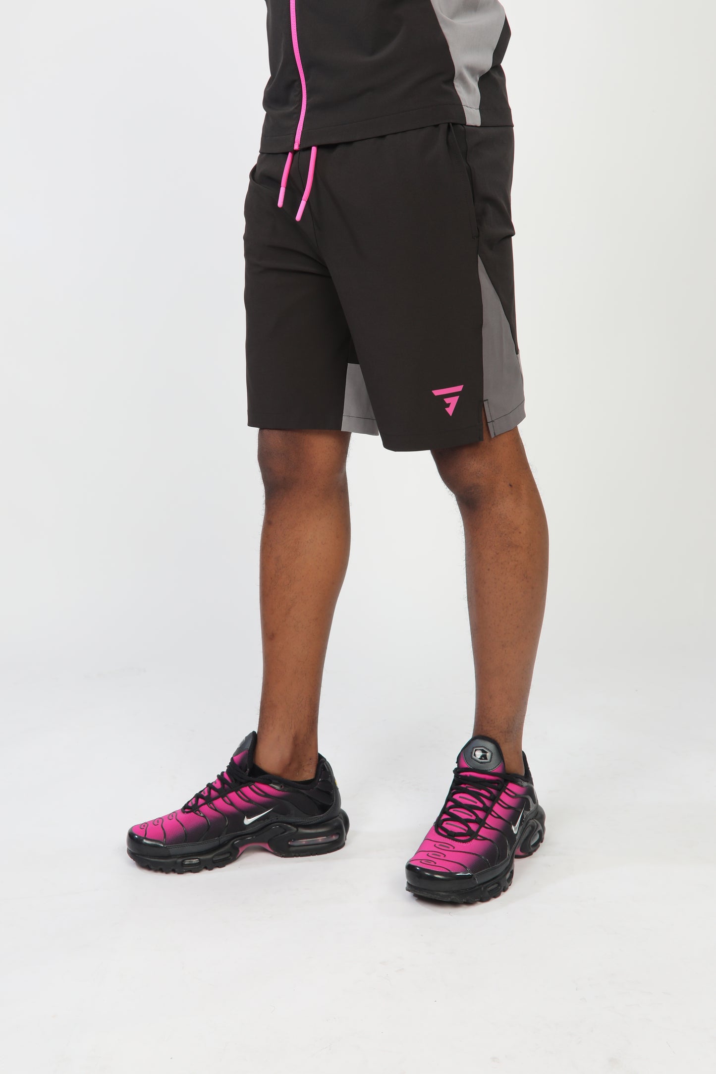Evo Shorts - Black/Fuchsia