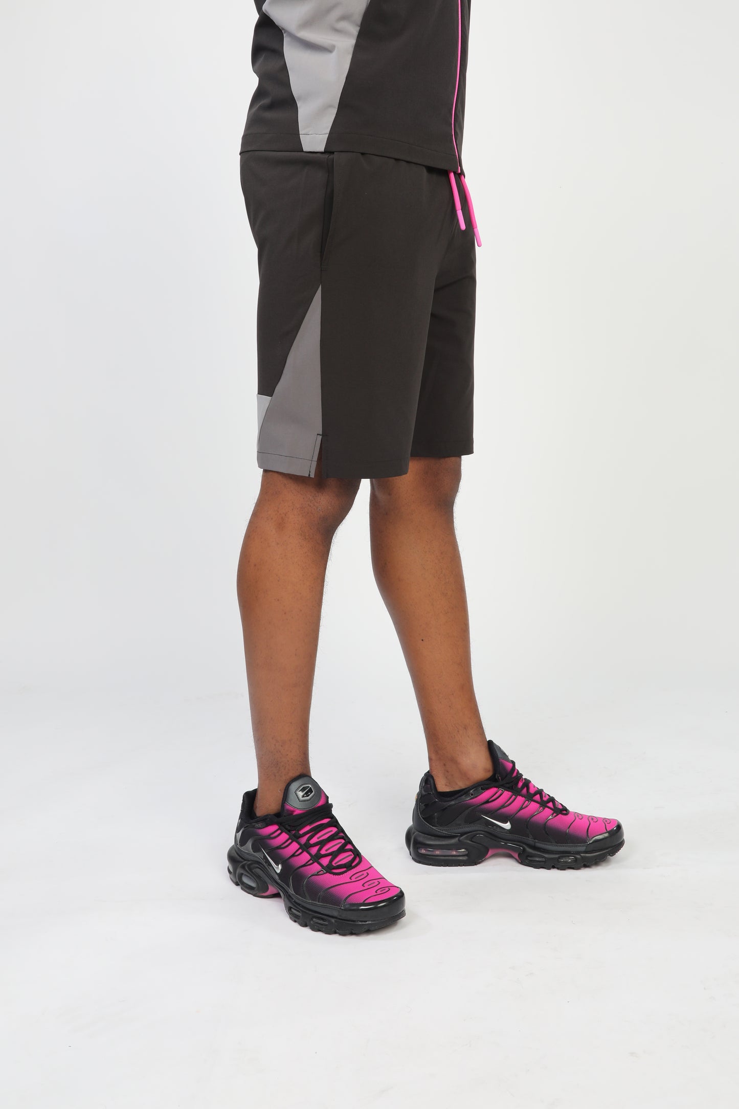 Evo Shorts - Black/Fuchsia