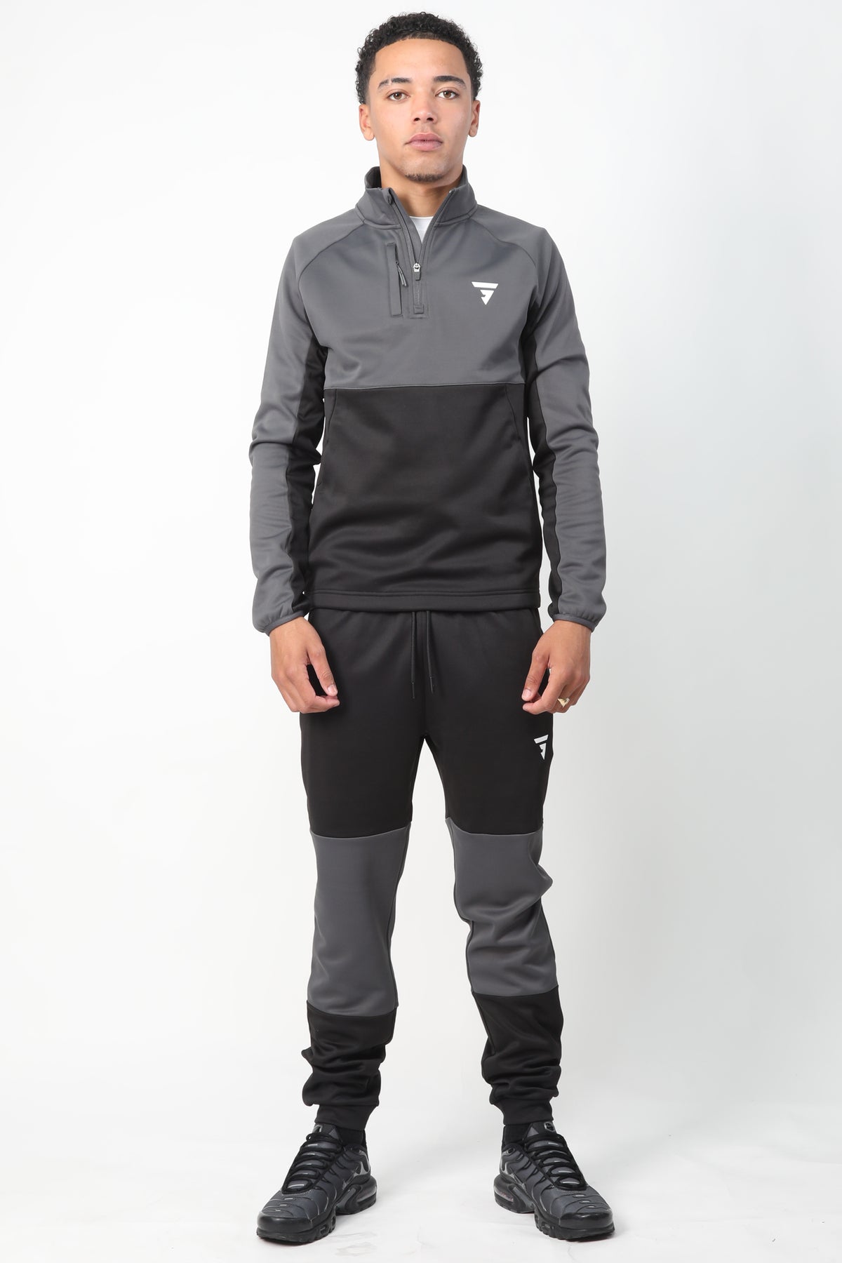 Cushy 2.0 Half Zip - Black/Grey