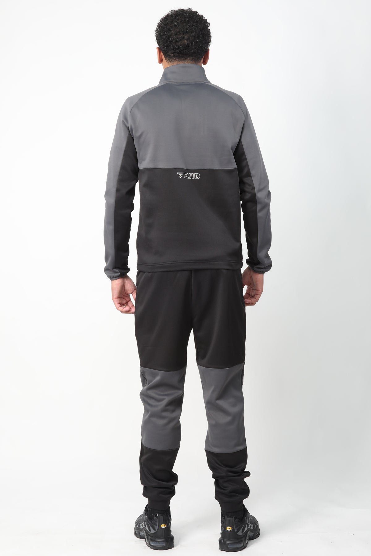 Cushy 2.0 Half Zip - Black/Grey