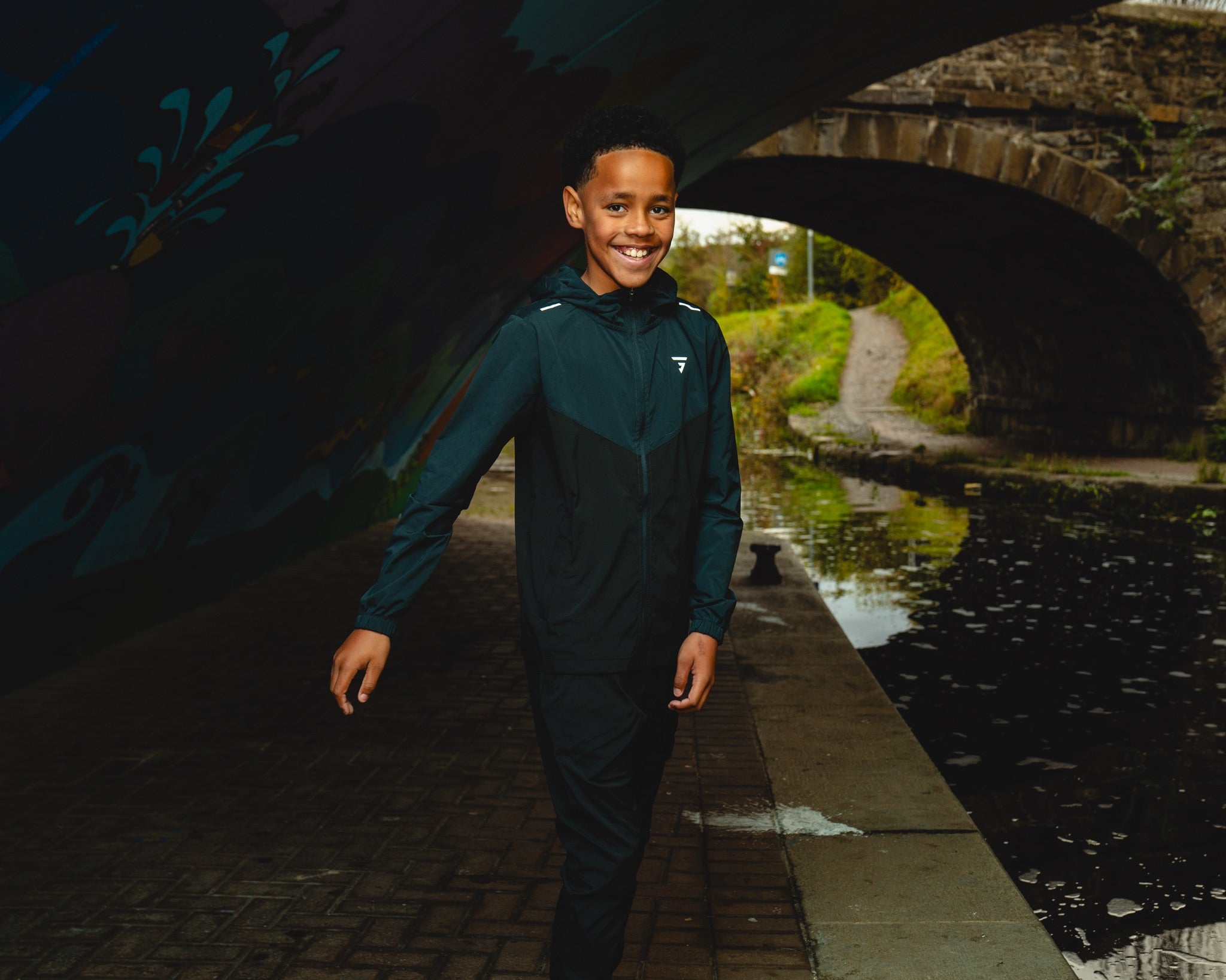Junior Pinnacle Tracksuit - Black/Charcoal