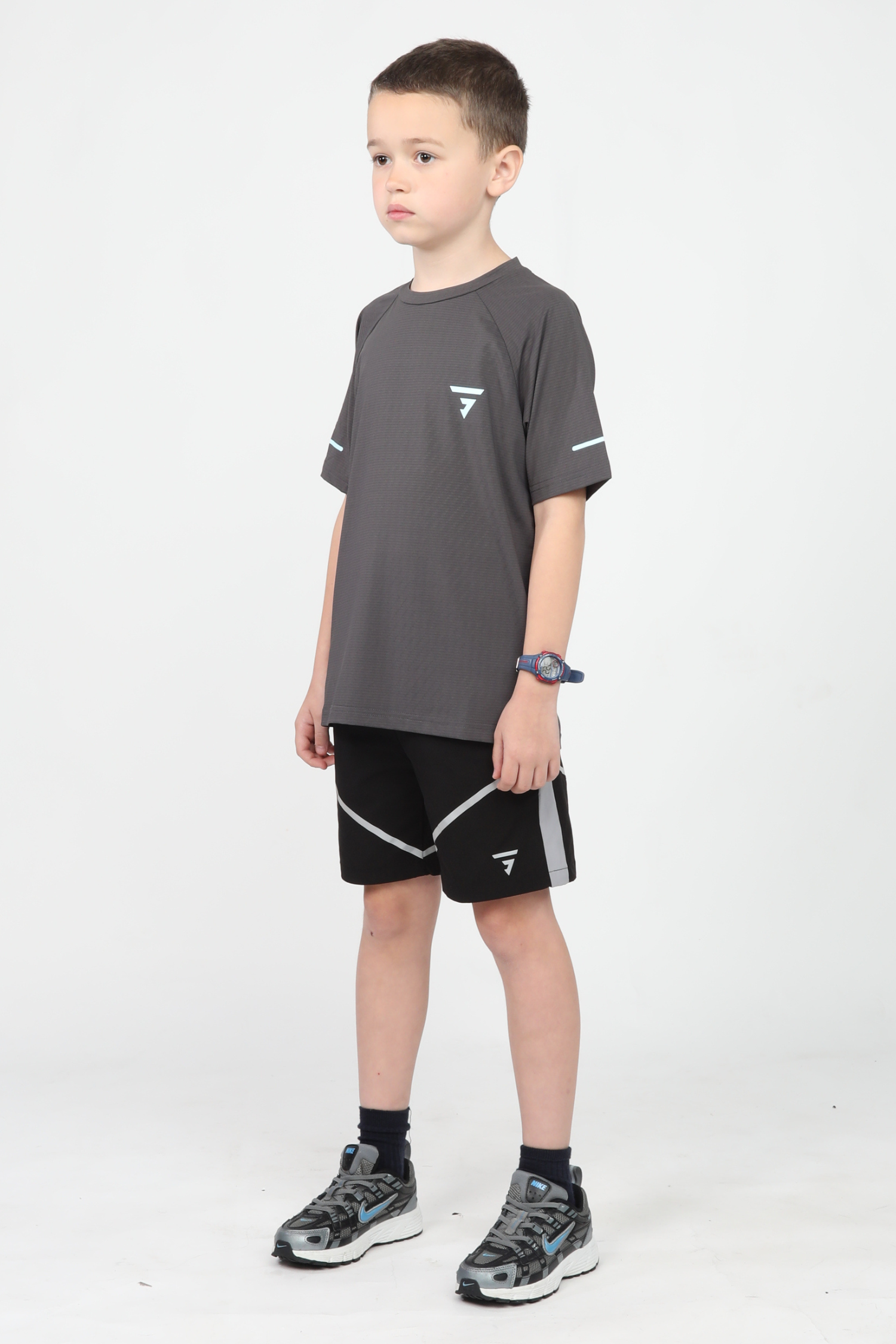 Junior Pace Tee - Dark Grey